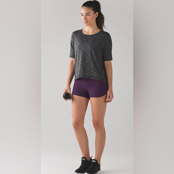 Lululemon Speed Short 4-way Stretch 2 1/2" in Darkest Magenta Womens 4 - Picture 2 of 7
